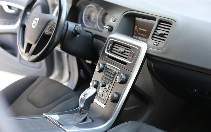 Volvo V60 cena 44900 przebieg: 78000, rok produkcji 2012 z Wrocław małe 121